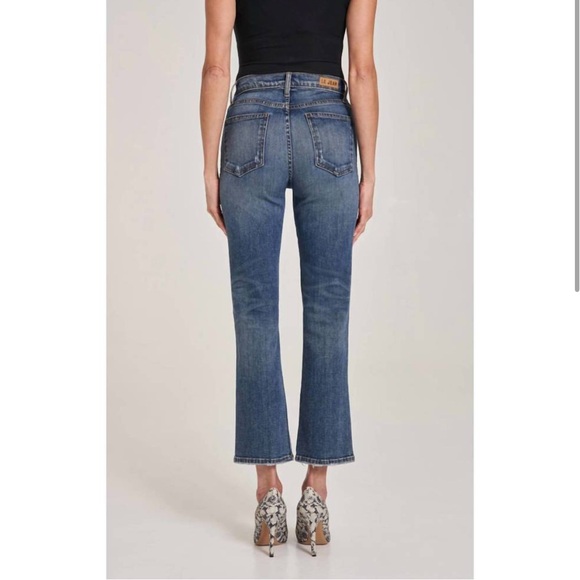 LE JEAN bella crop flare jean in meadow - Picture 2 of 10